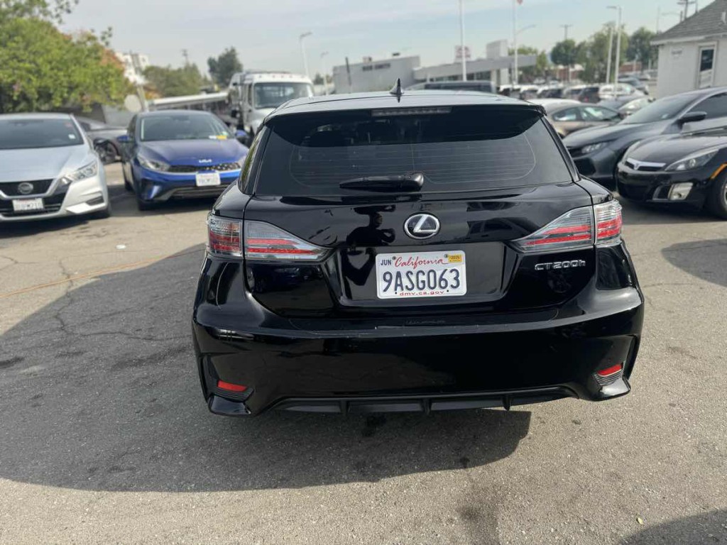 2016 Lexus CT 200h Image 5