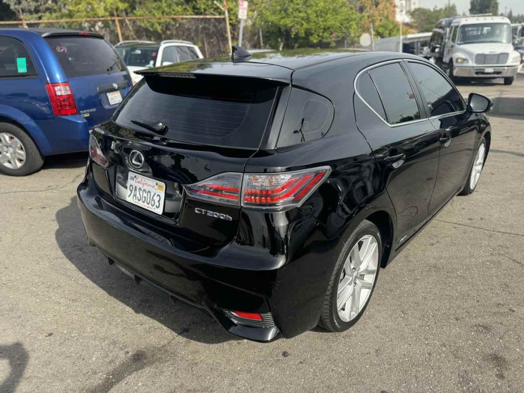 2016 Lexus CT 200h Image 6