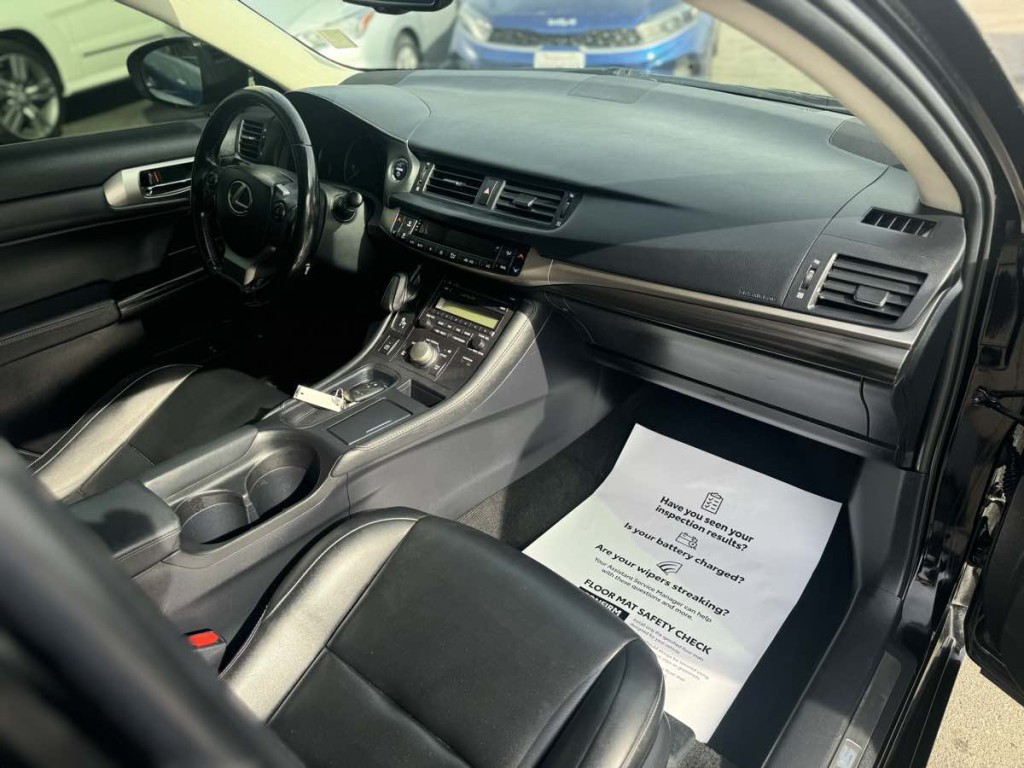 2016 Lexus CT 200h Image 7