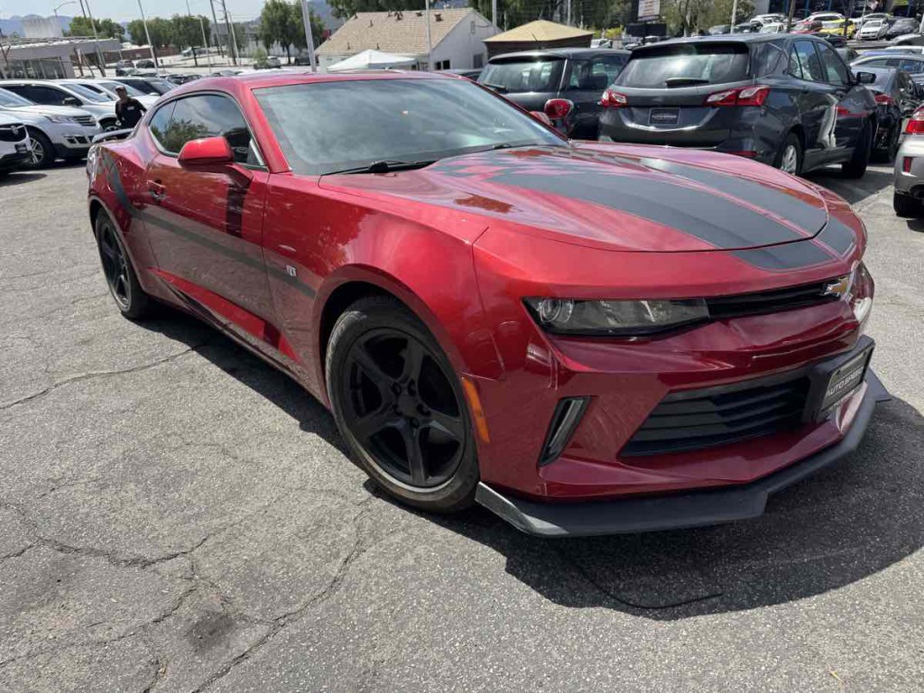 2017 Chevrolet Camaro Image 1
