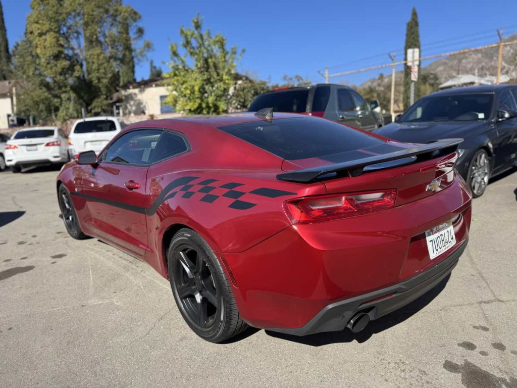 2017 Chevrolet Camaro Image 4