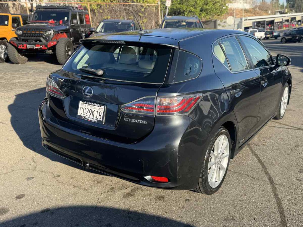 2011 Lexus CT 200h Image 6