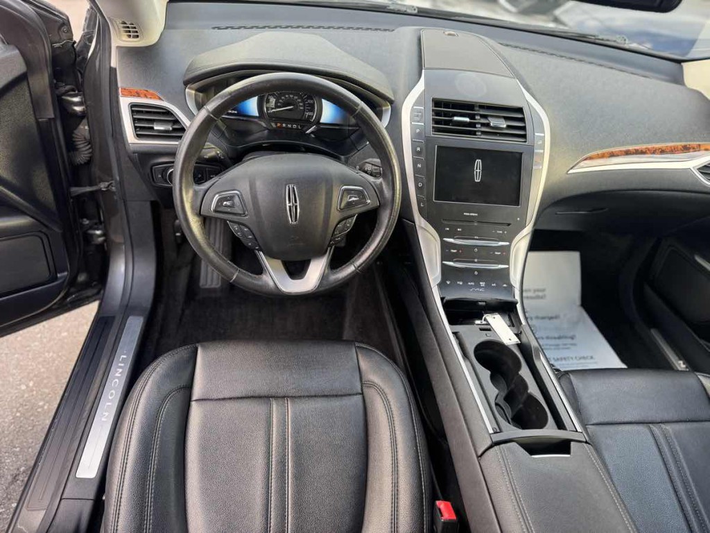 2015 Lincoln MKZ Image 10