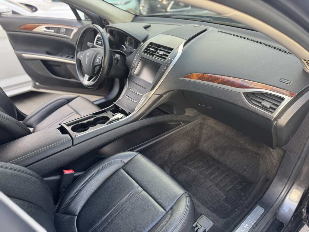 2015 Lincoln MKZ Image 11