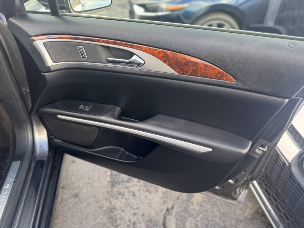 2015 Lincoln MKZ Image 14