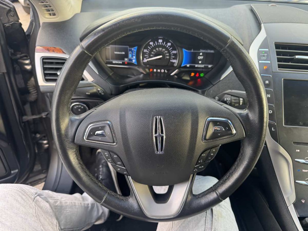 2015 Lincoln MKZ Image 16