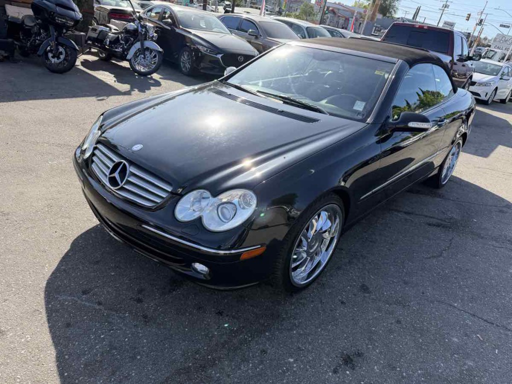 2005 Mercedes-Benz CLK-Class Image 4