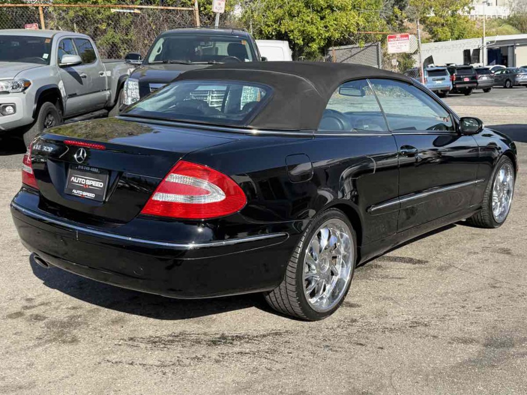 2005 Mercedes-Benz CLK-Class Image 6