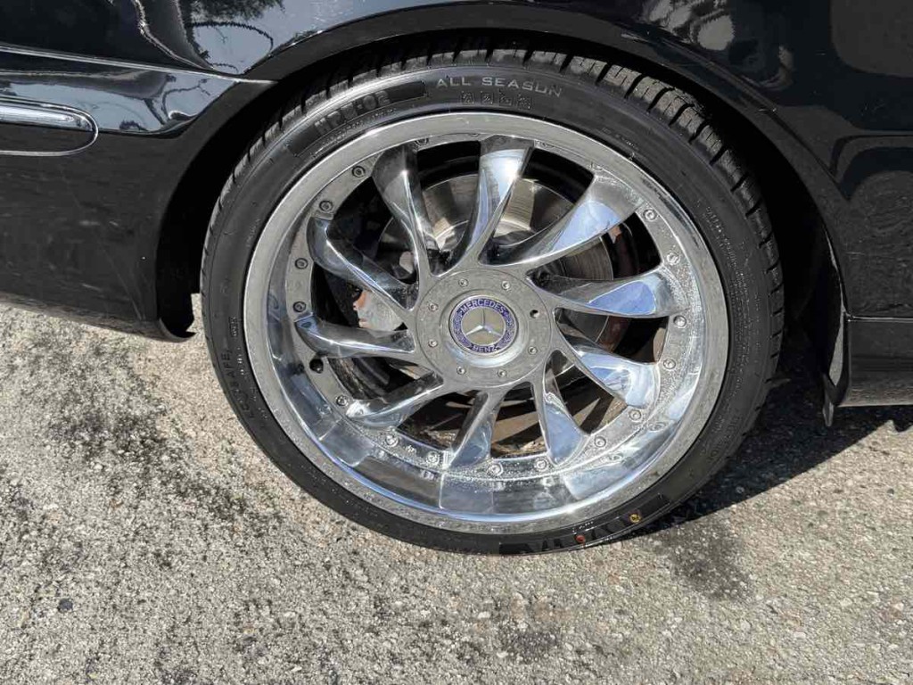 2005 Mercedes-Benz CLK-Class Image 7