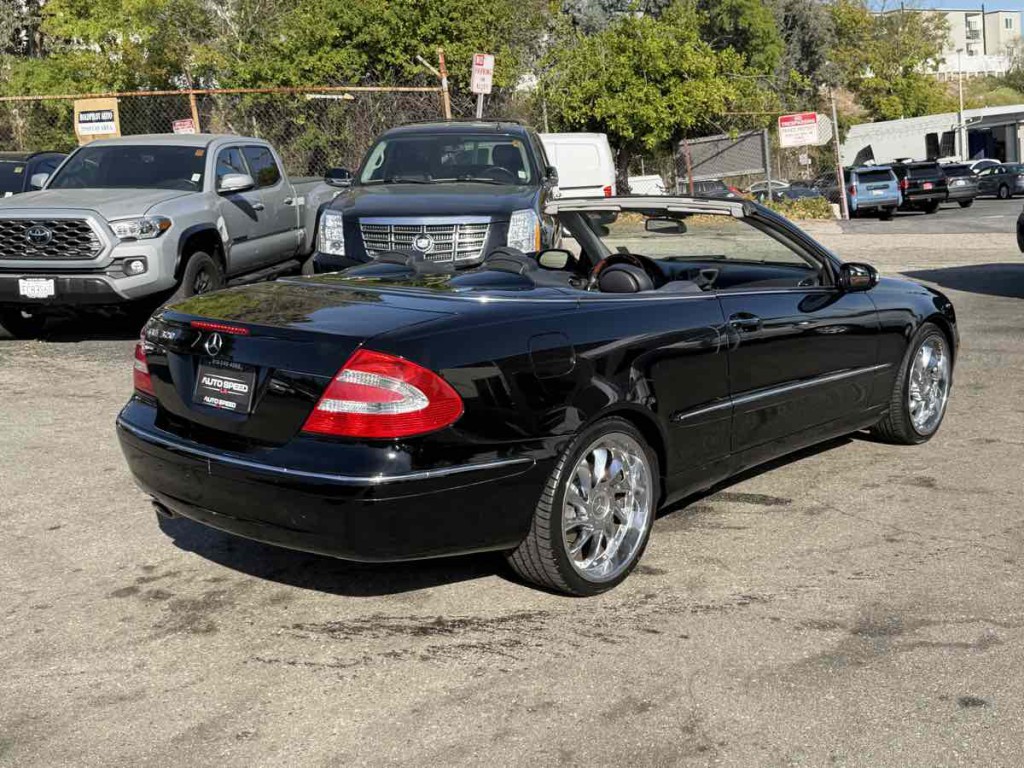 2005 Mercedes-Benz CLK-Class Image 11