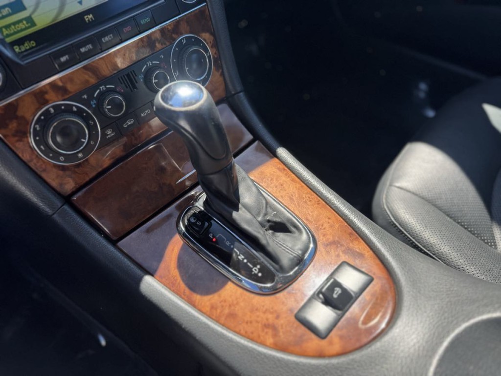 2005 Mercedes-Benz CLK-Class Image 15