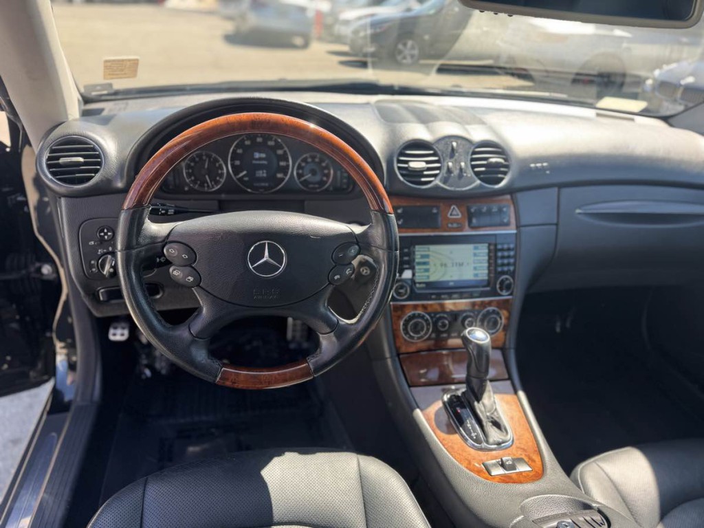 2005 Mercedes-Benz CLK-Class Image 17