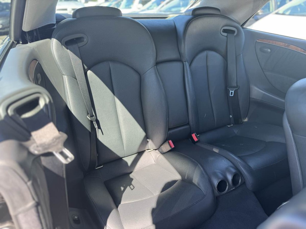 2005 Mercedes-Benz CLK-Class Image 21