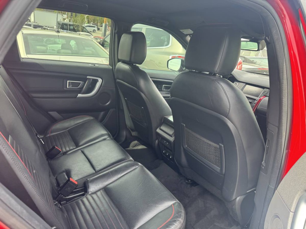2018 Land Rover Discovery Sport Image 11