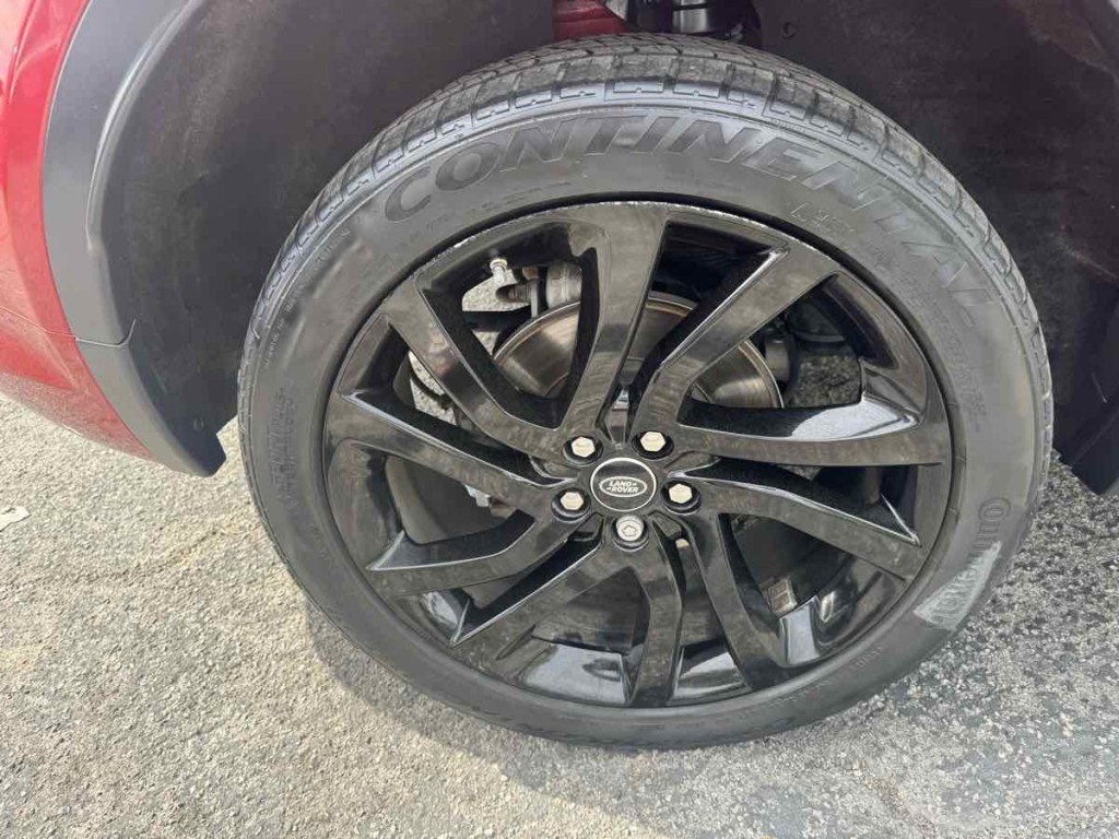 2018 Land Rover Discovery Sport Image 12