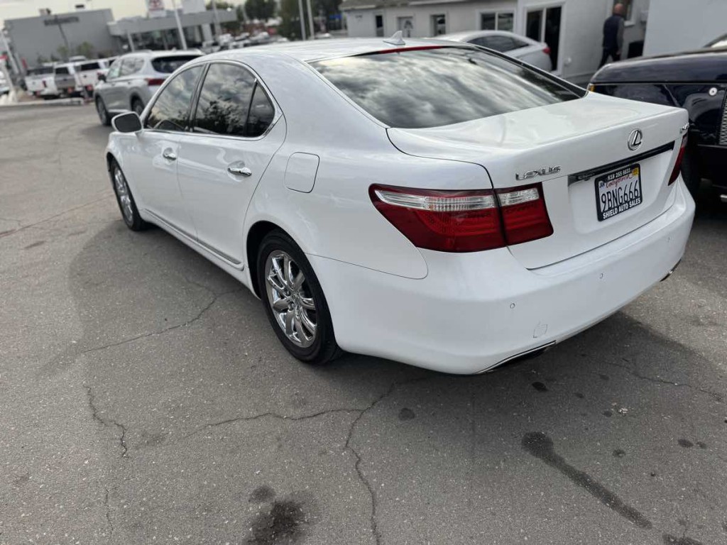 2007 Lexus LS 460 Image 4