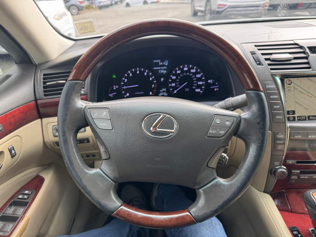 2007 Lexus LS 460 Image 13
