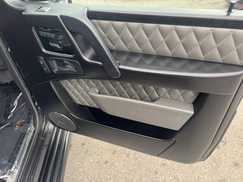 2015 Mercedes-Benz G-Class Image 8