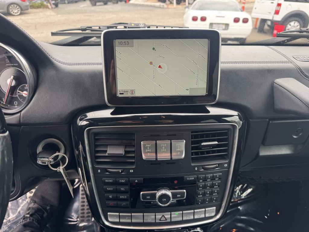 2015 Mercedes-Benz G-Class Image 24