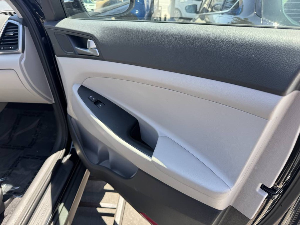 2016 Hyundai Tucson Image 8