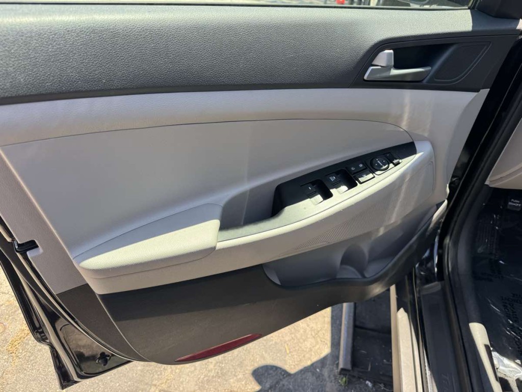 2016 Hyundai Tucson Image 8