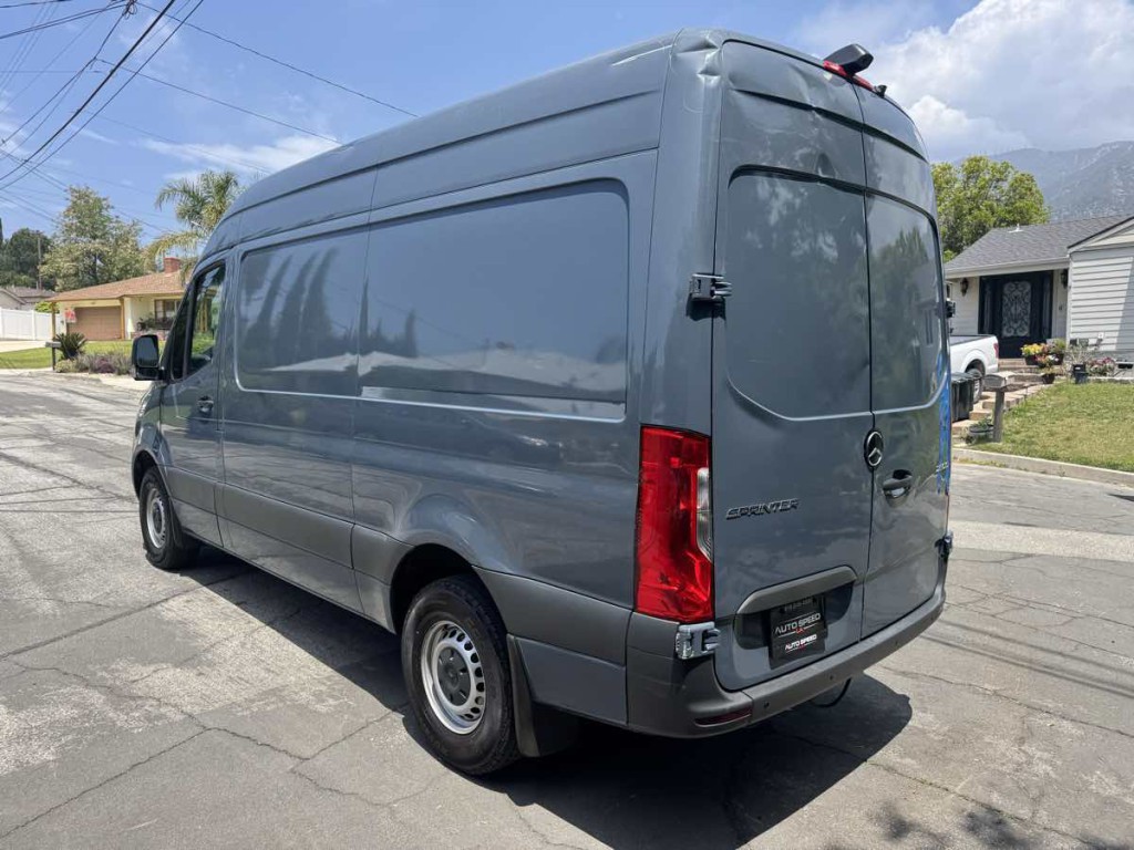 2019 Mercedes-Benz M2 Image 4