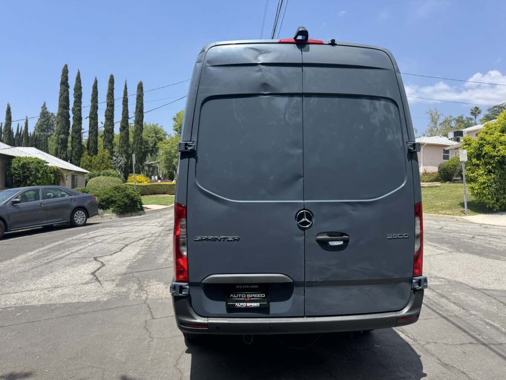 2019 Mercedes-Benz M2 Image 5