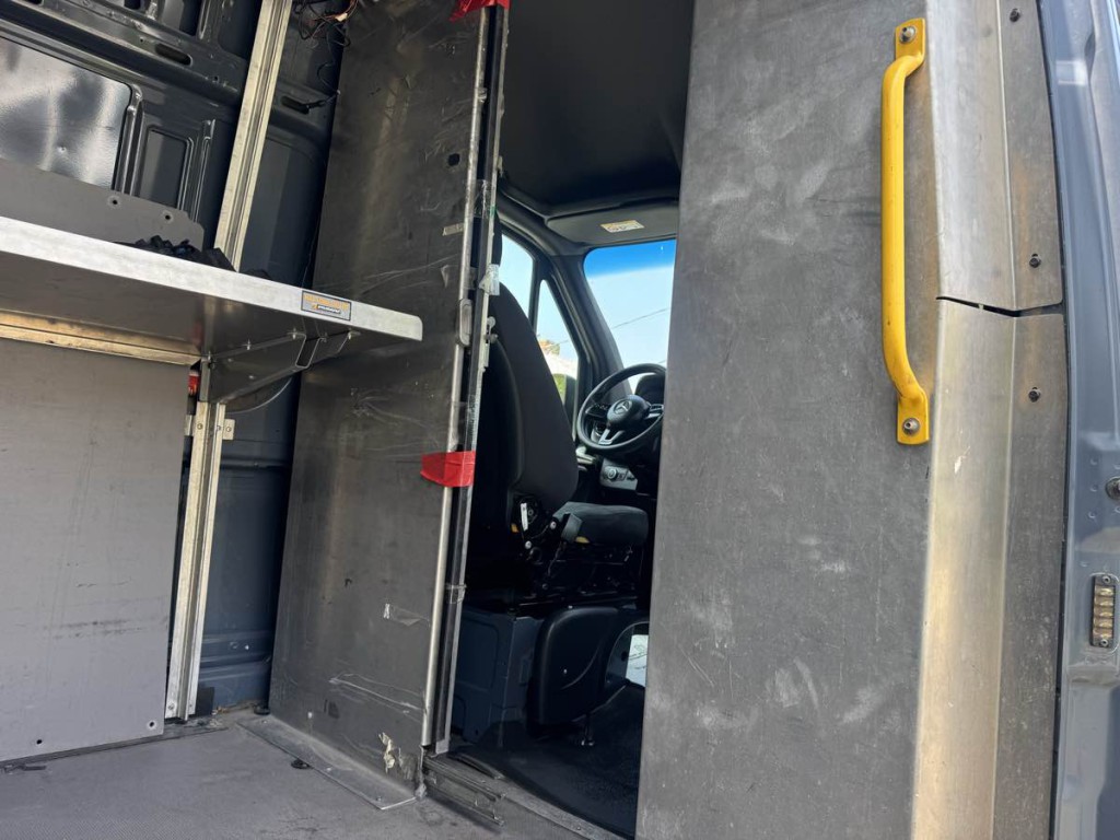 2019 Mercedes-Benz M2 Image 11