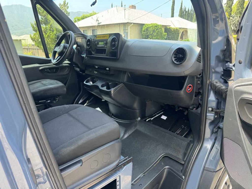 2019 Mercedes-Benz M2 Image 16