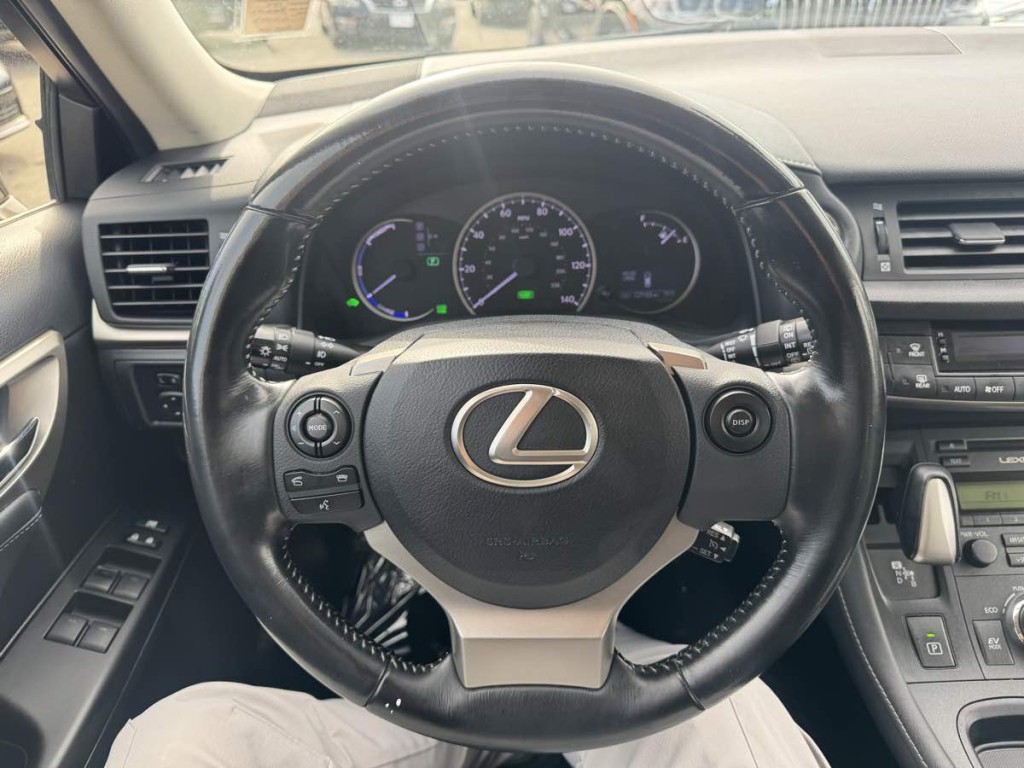 2016 Lexus CT 200h Image 17