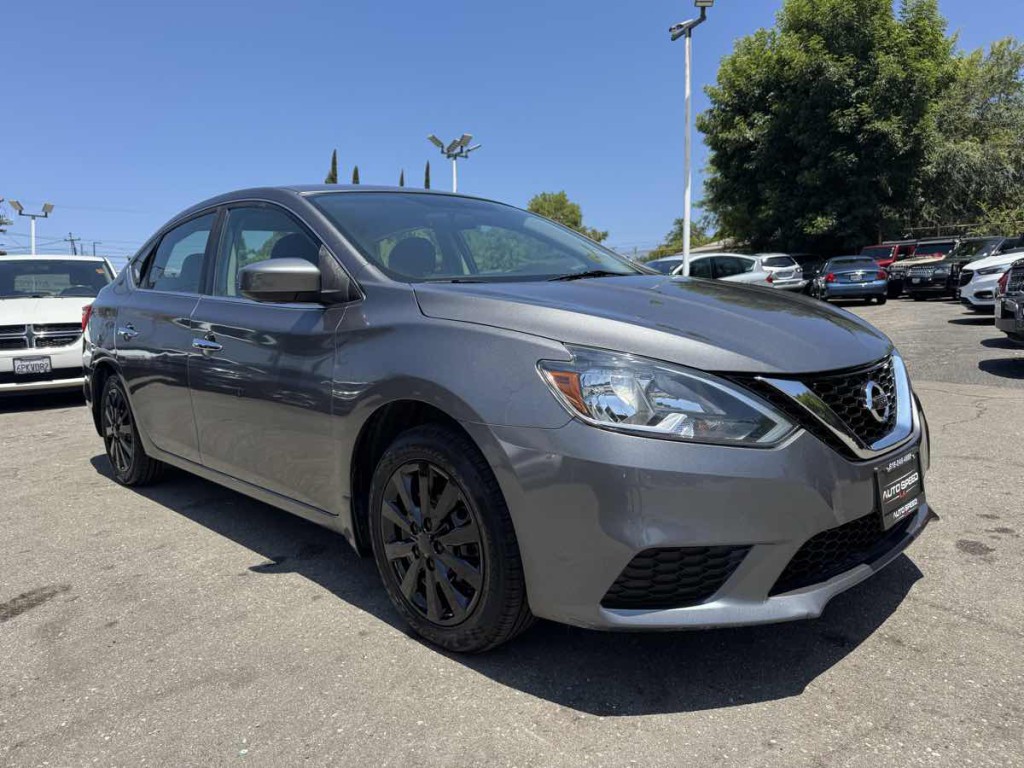 2019 Nissan Sentra Image 1
