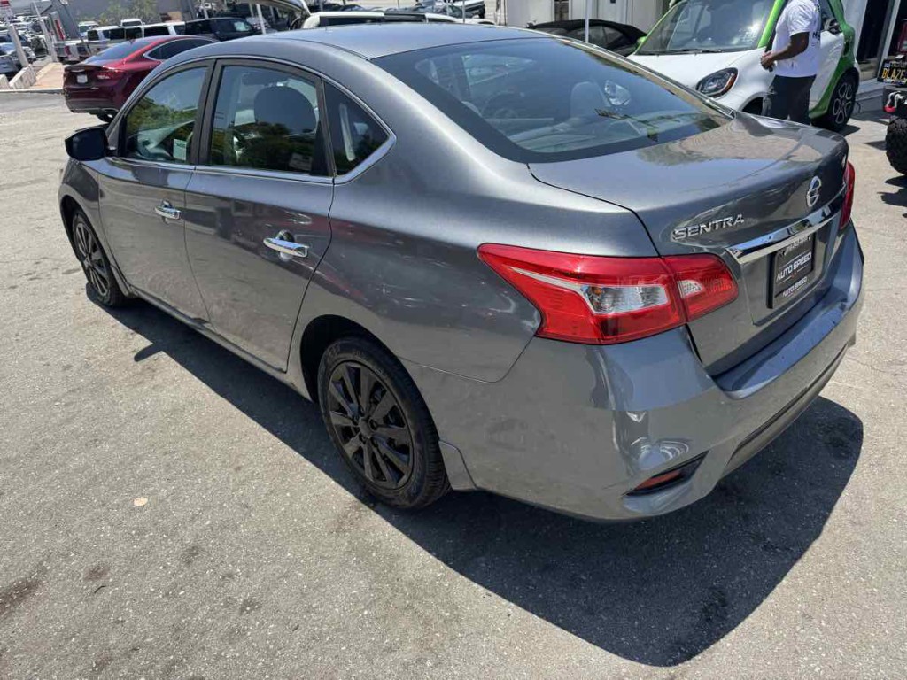 2019 Nissan Sentra Image 4