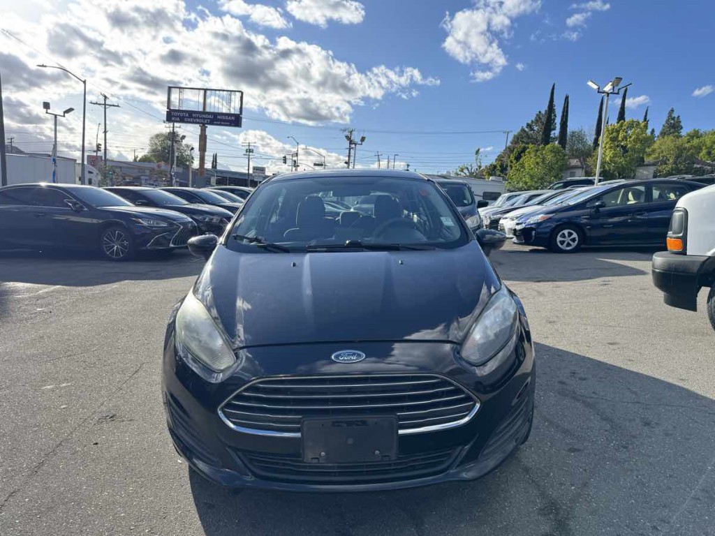 2015 Ford Fiesta Image 2