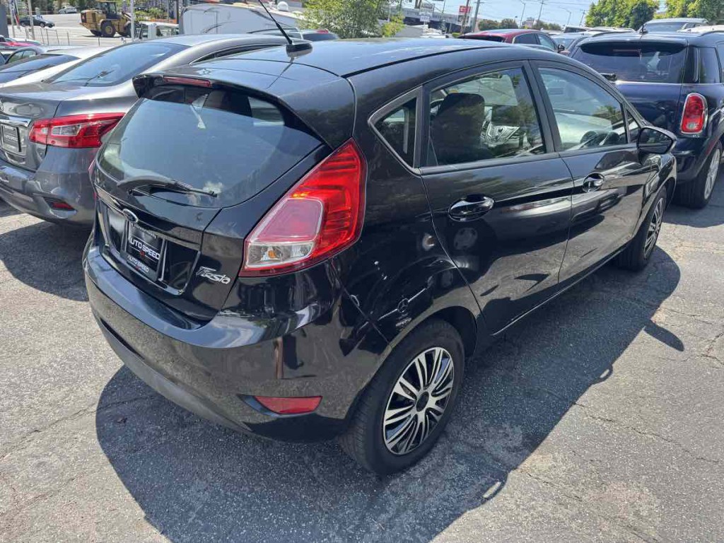 2015 Ford Fiesta Image 6