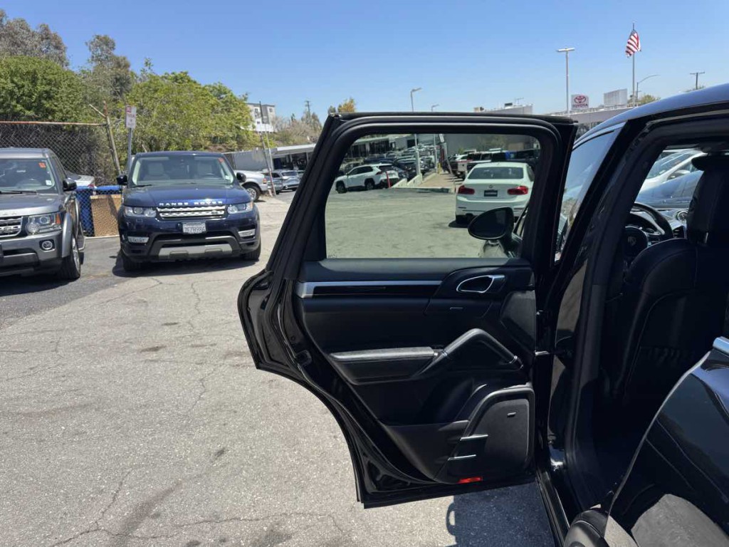 2014 Porsche Cayenne Image 11