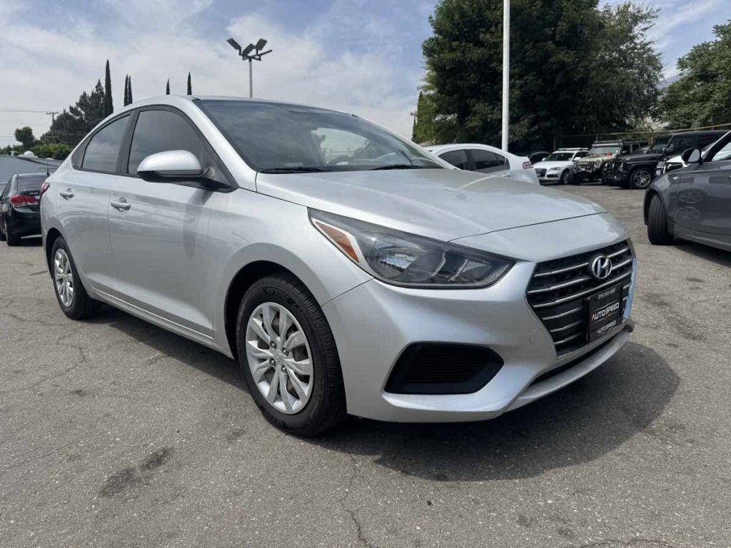 2019 Hyundai Accent Image 1