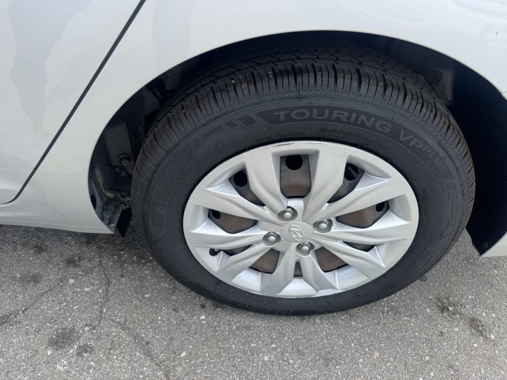 2019 Hyundai Accent Image 7