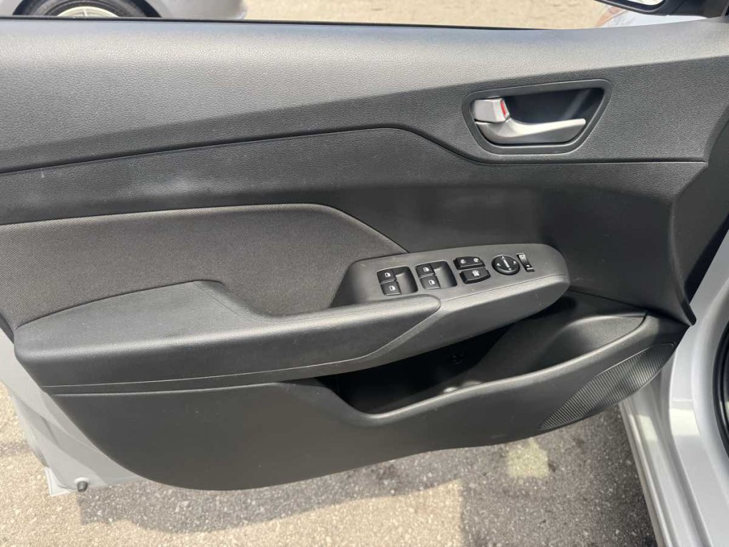 2019 Hyundai Accent Image 8