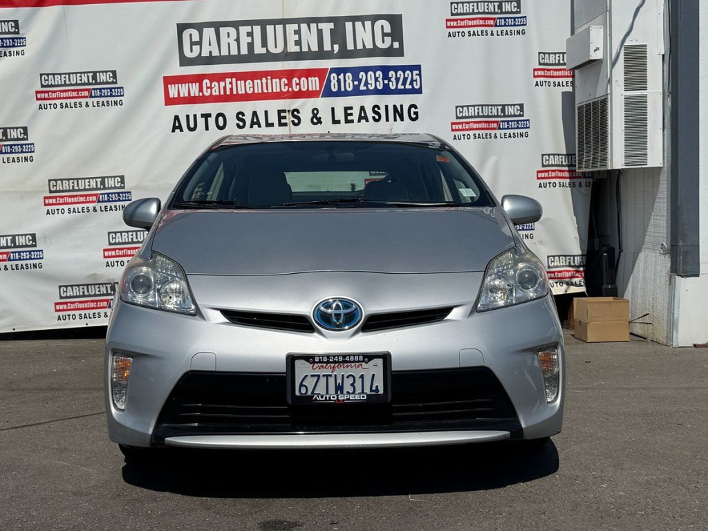 2013 Toyota Prius Image 2
