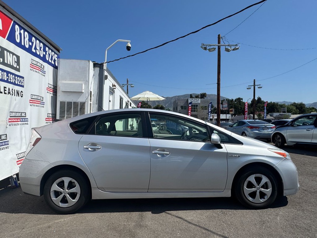 2013 Toyota Prius Image 5