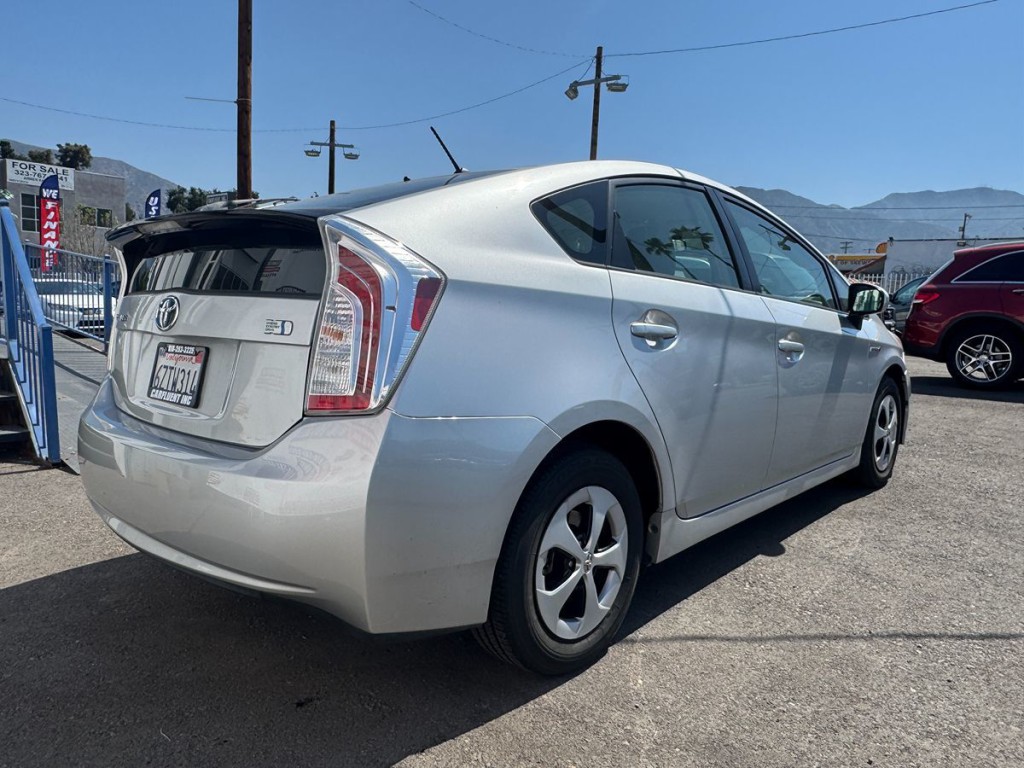 2013 Toyota Prius Image 7