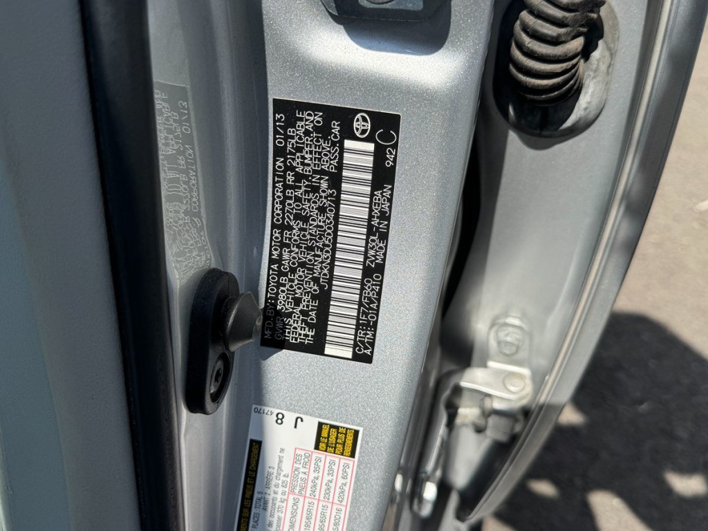 2013 Toyota Prius Image 30