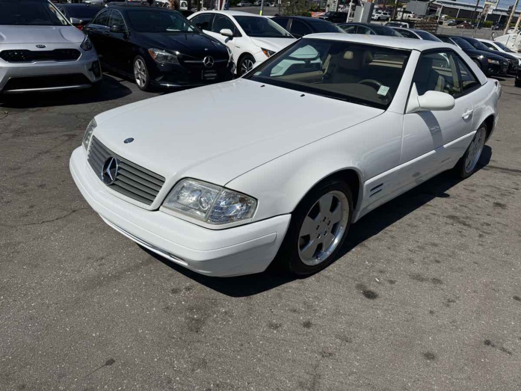 2000 Mercedes-Benz SL-Class Image 3