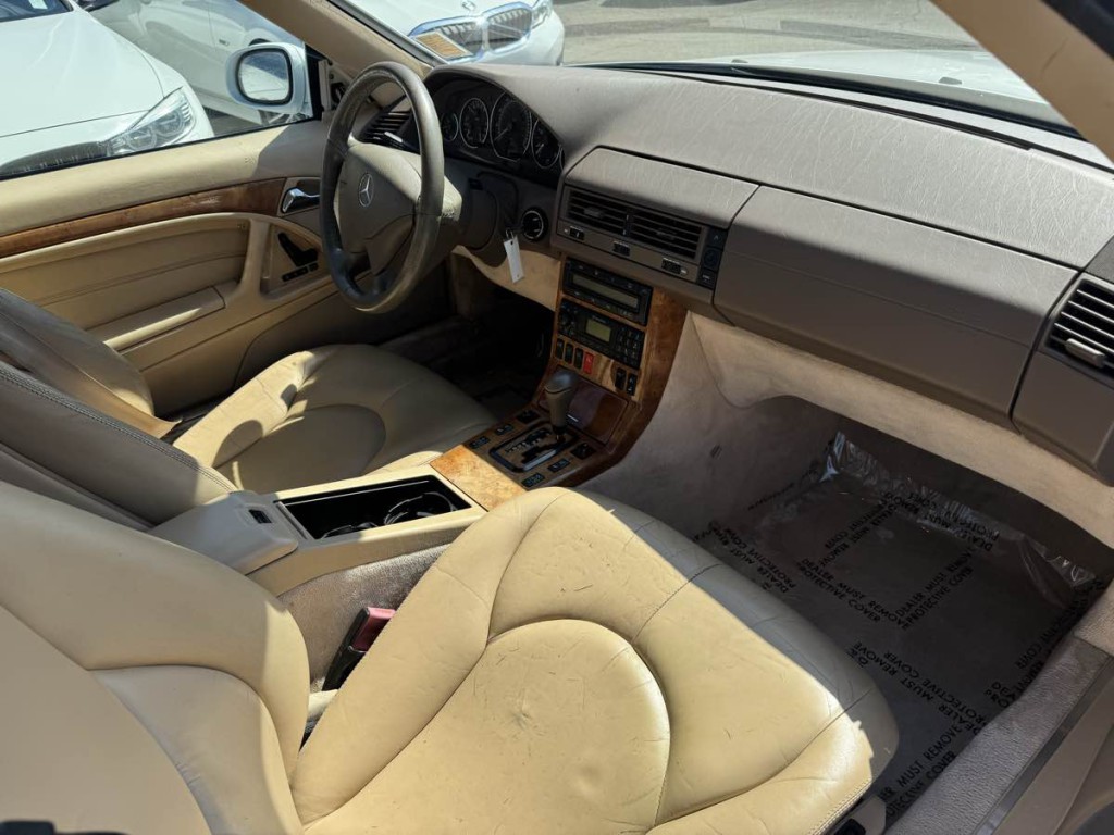 2000 Mercedes-Benz SL-Class Image 12