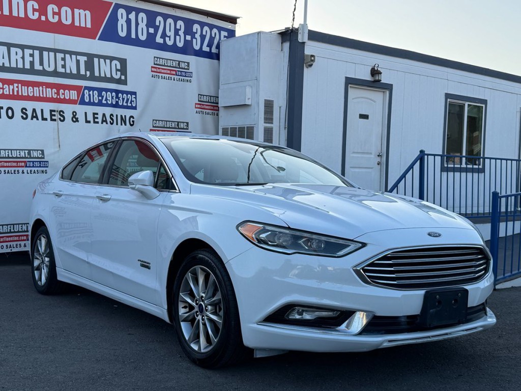 2017 Ford Fusion Image 1