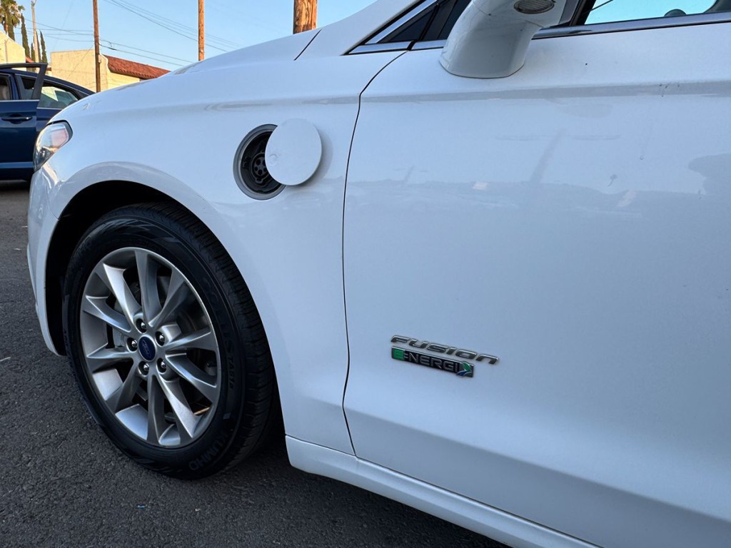 2017 Ford Fusion Image 11
