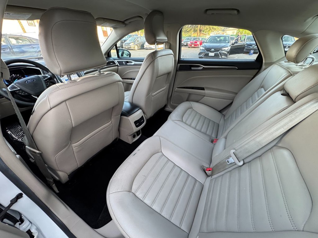 2017 Ford Fusion Image 15