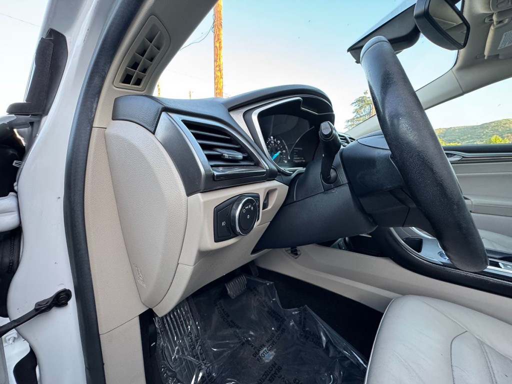 2017 Ford Fusion Image 21