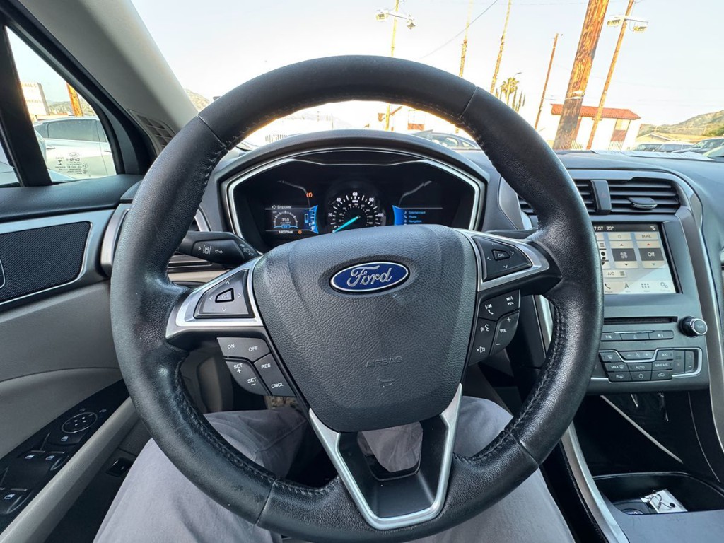 2017 Ford Fusion Image 27