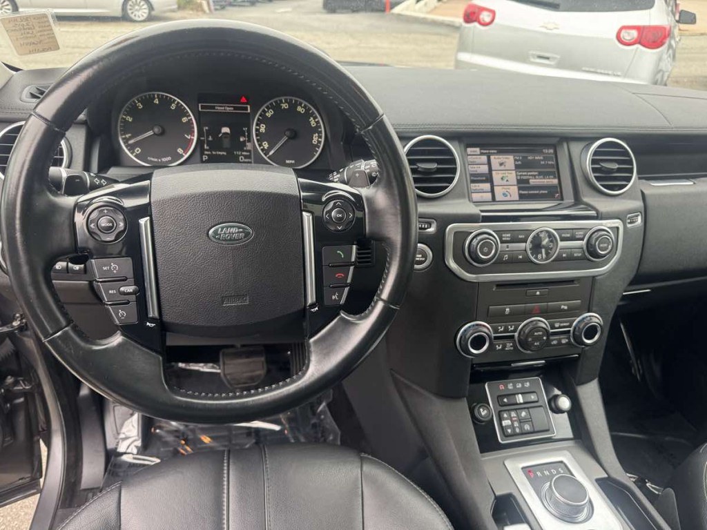 2015 Land Rover LR4 Image 13
